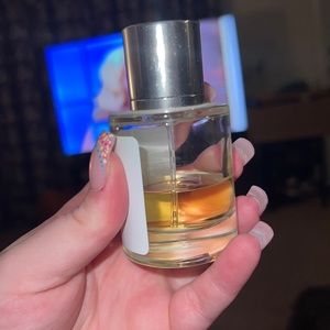 Dossier Oriental Cherry (Ambery Cherry)